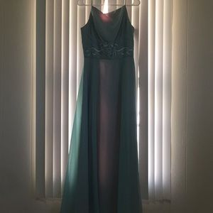 Beautiful teal color dress.